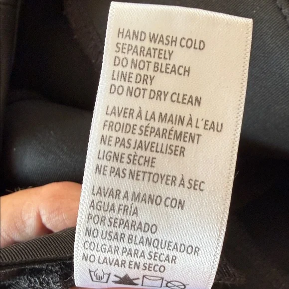 Good American Good Waist Flare Scuba Pants
NWOT size 0 - Picture 12 of 12